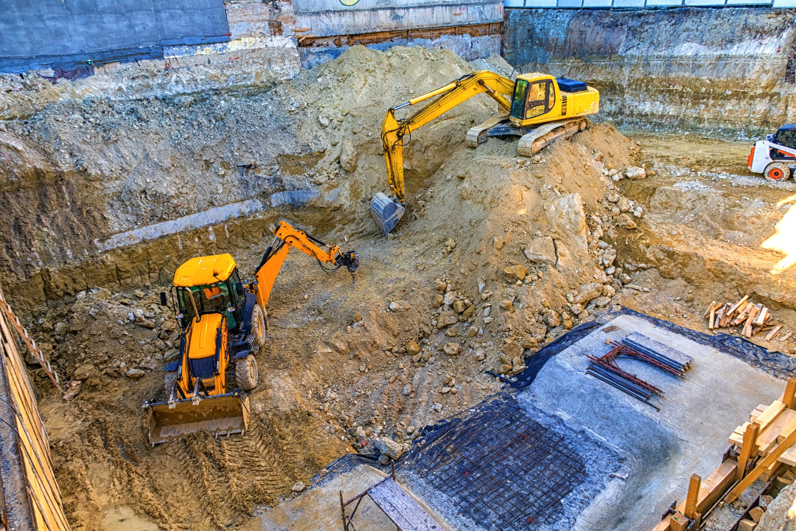 Excavation résidentielle, commerciale et industrielle à Rouyn-Noranda - Métal Plus inc.